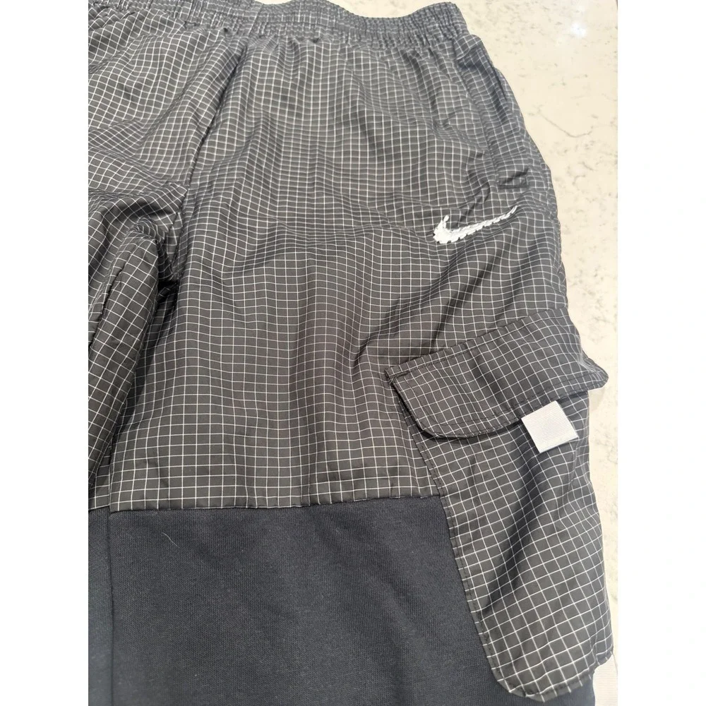Nike Youth Cargo Joggers Black Grid Pattern Mixed Media Sweatpants Large. NWOT.